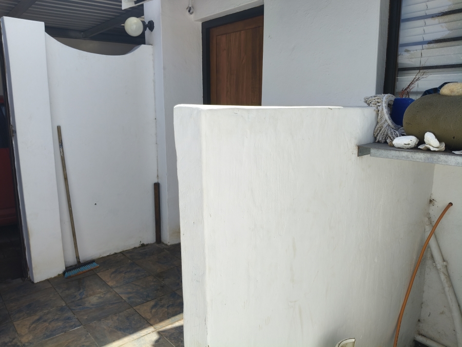 2 Bedroom Property for Sale in Paradise Beach Eastern Cape